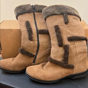 Ladies Ecco Women's Brown Winter Suede Boots with Plush Wool Trim